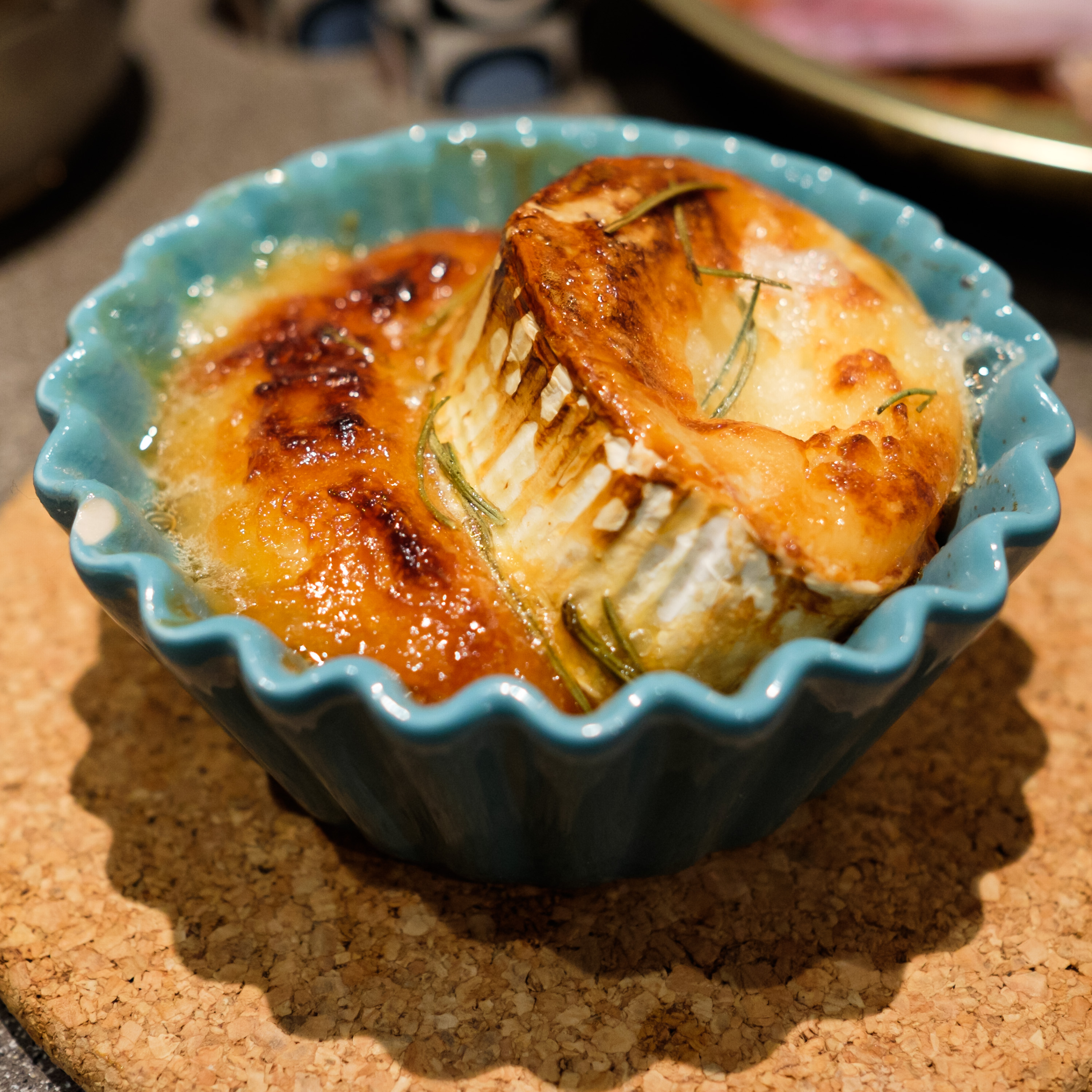 Ziegenkäse mit Honig gebacken