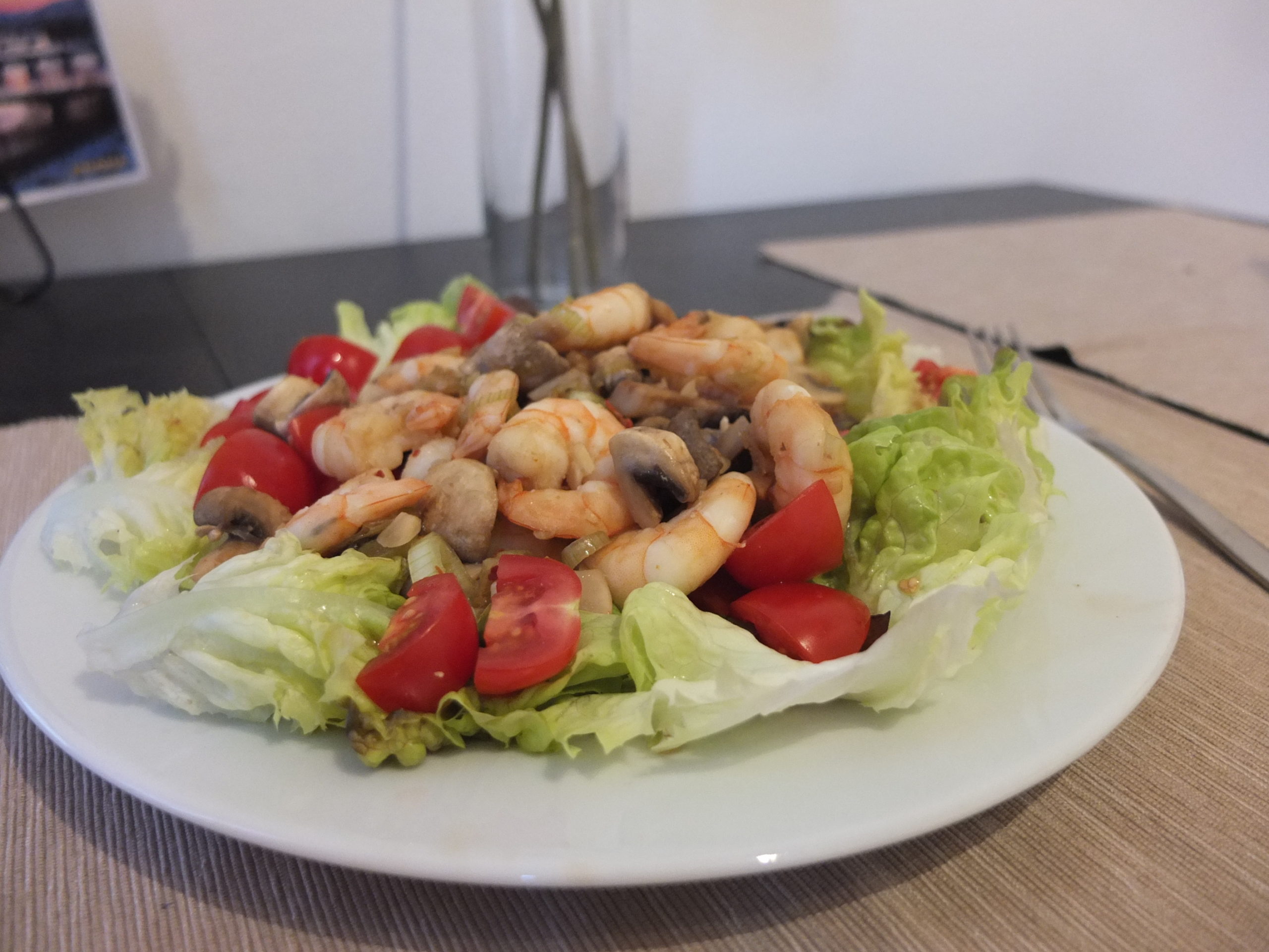 Ingwer-Garnelen auf Salat – Cuisinenbomber