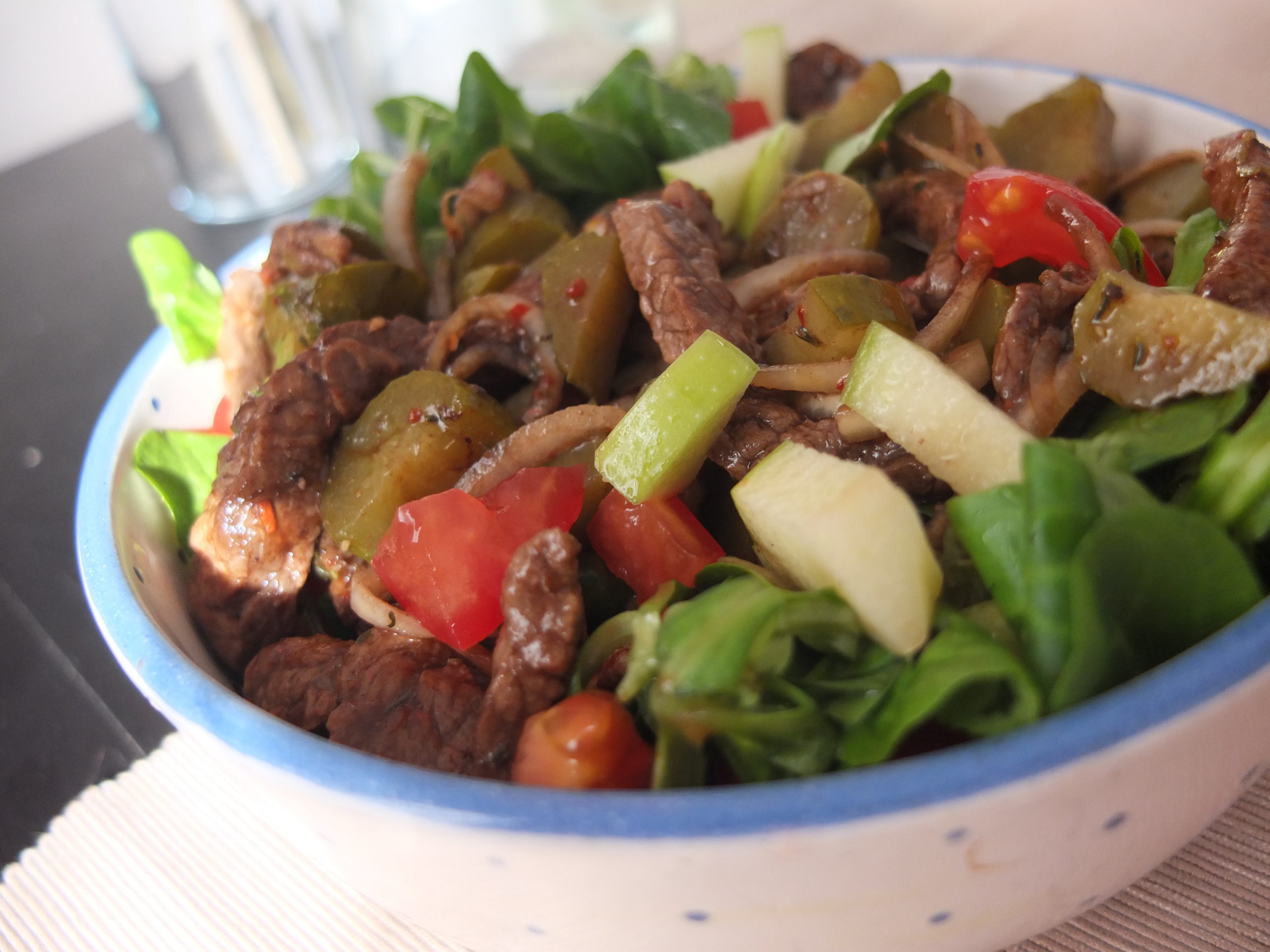 Scharfer Rindfleisch-Salat – Cuisinenbomber