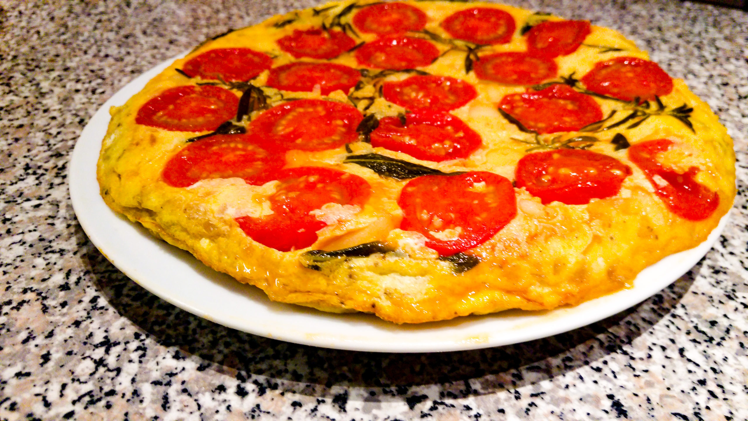 Aromatische Tortilla mit karamellisierten Tomaten