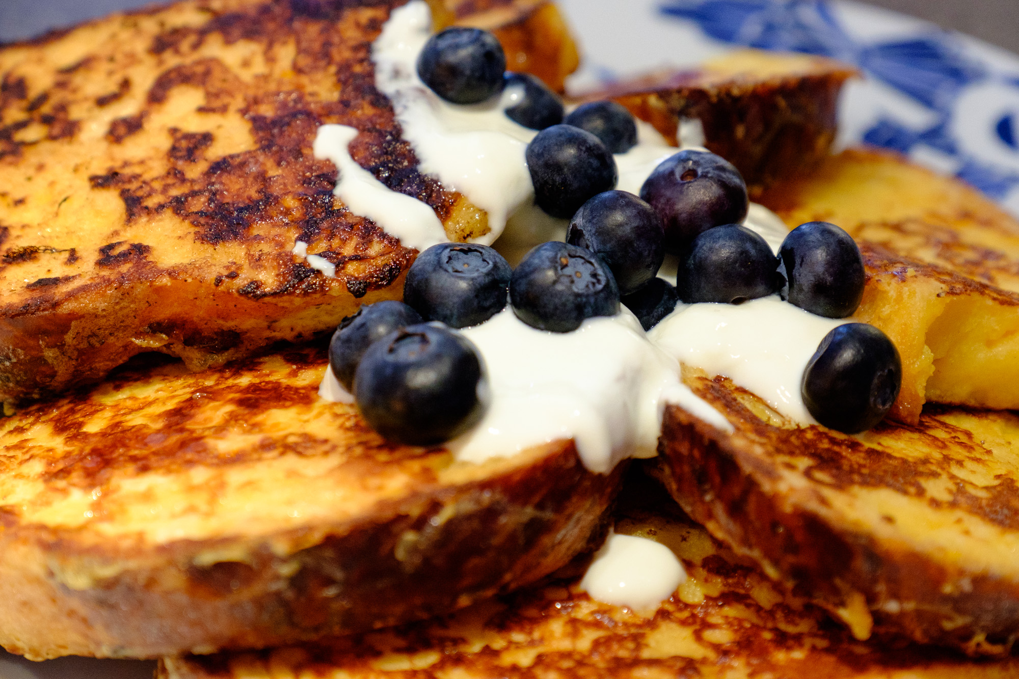 Hefezopf mit Walnuss-Karamell-Bananen-Füllung – Cuisinenbomber