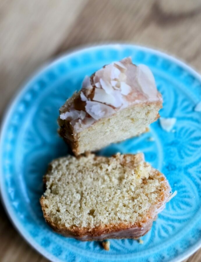 Safrankuchen mit Mandeln